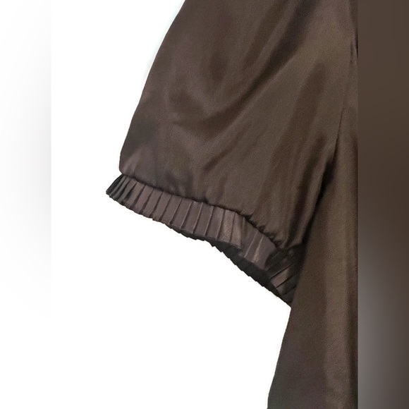 NWT Ted Baker brown silk tuxedo pleated short sleeve top, size 2. - Picture 3 of 8